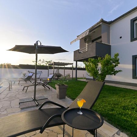 Apartment Amelie - With Pool And Sauna! Galovac  Exteriér fotografie